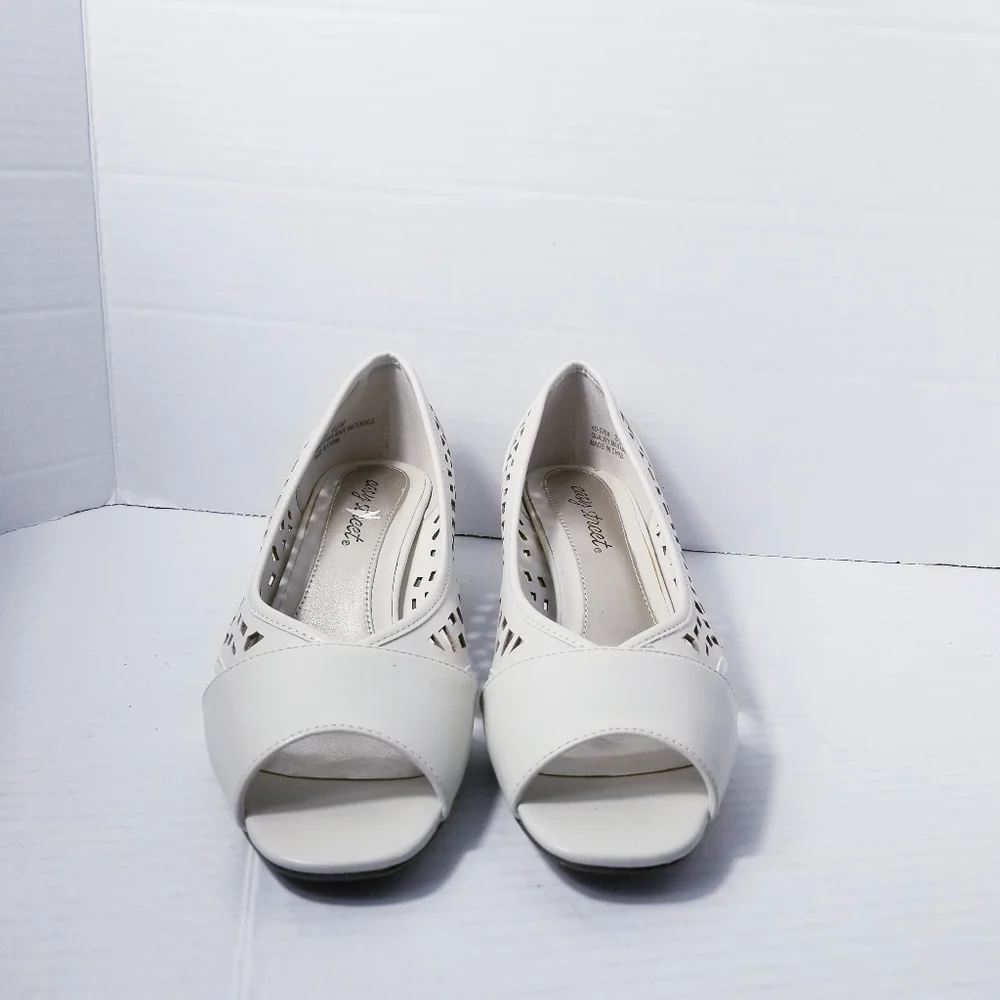 EASY STREET CREAMY WHITE HEELS SIZE 8.5 WIDE - Picture 7 of 15